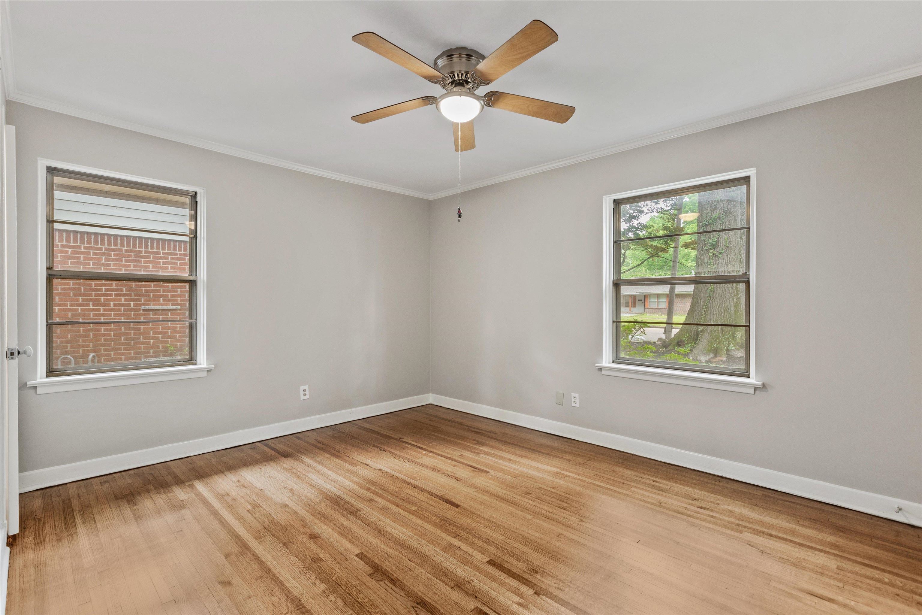 1095 South Perkins Road Memphis, TN 38117 - Photo 21 of 31 Large closet with full bath