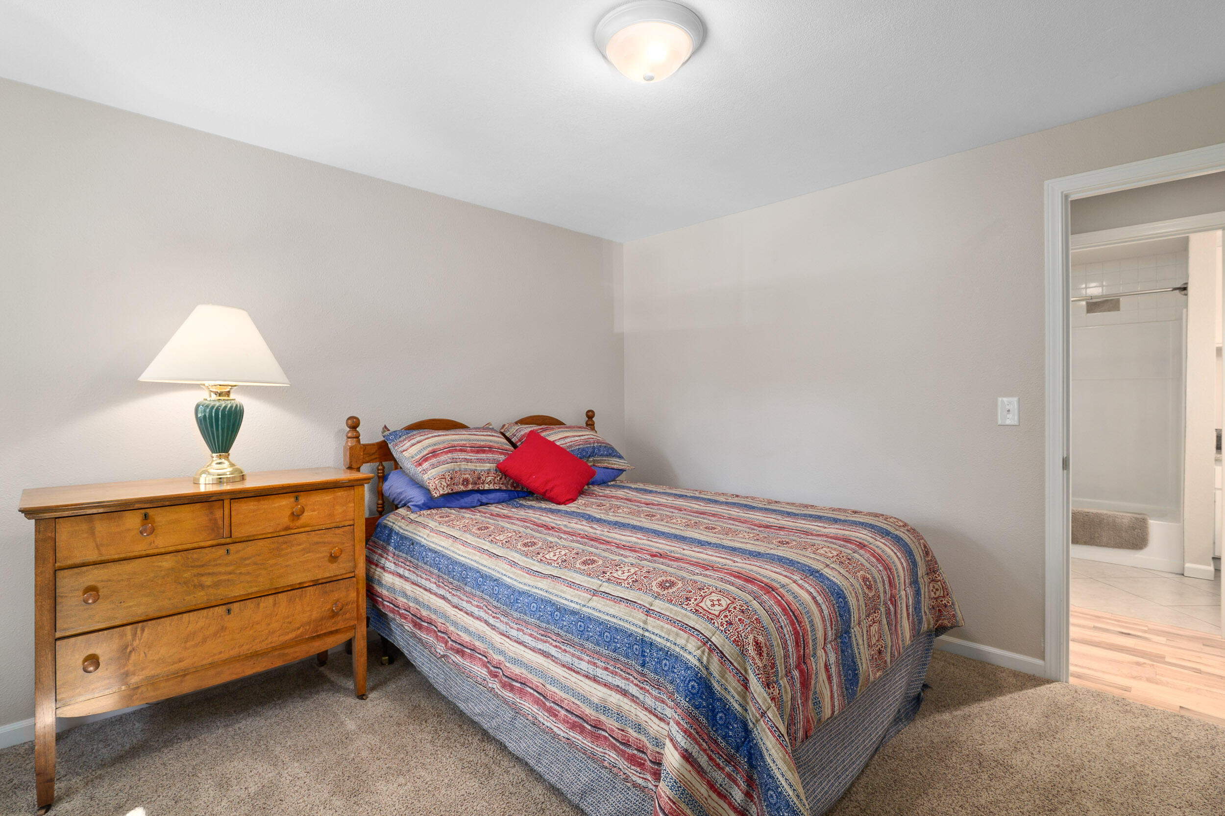 6635 Crowfoot Road Trail, OR 97541 - Photo 42 of 70 Guest Bedroom 1