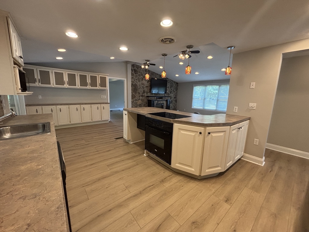 7-9 South Mdw Villiage, Unit 7 Carver, MA 02330 - Photo 7 of 30