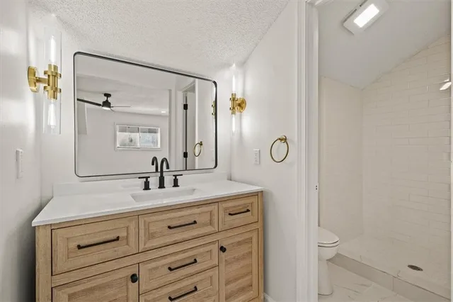 $239,900 | 12435 Charlotte Street, Kansas City, MO 64146