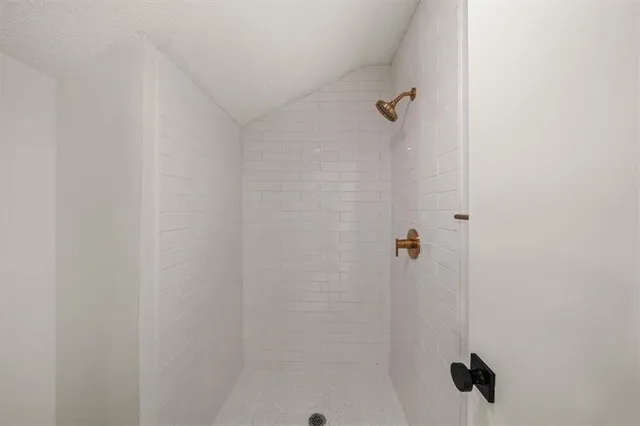 $239,900 | 12435 Charlotte Street, Kansas City, MO 64146