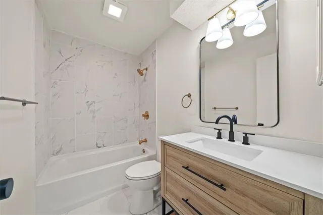 $239,900 | 12435 Charlotte Street, Kansas City, MO 64146