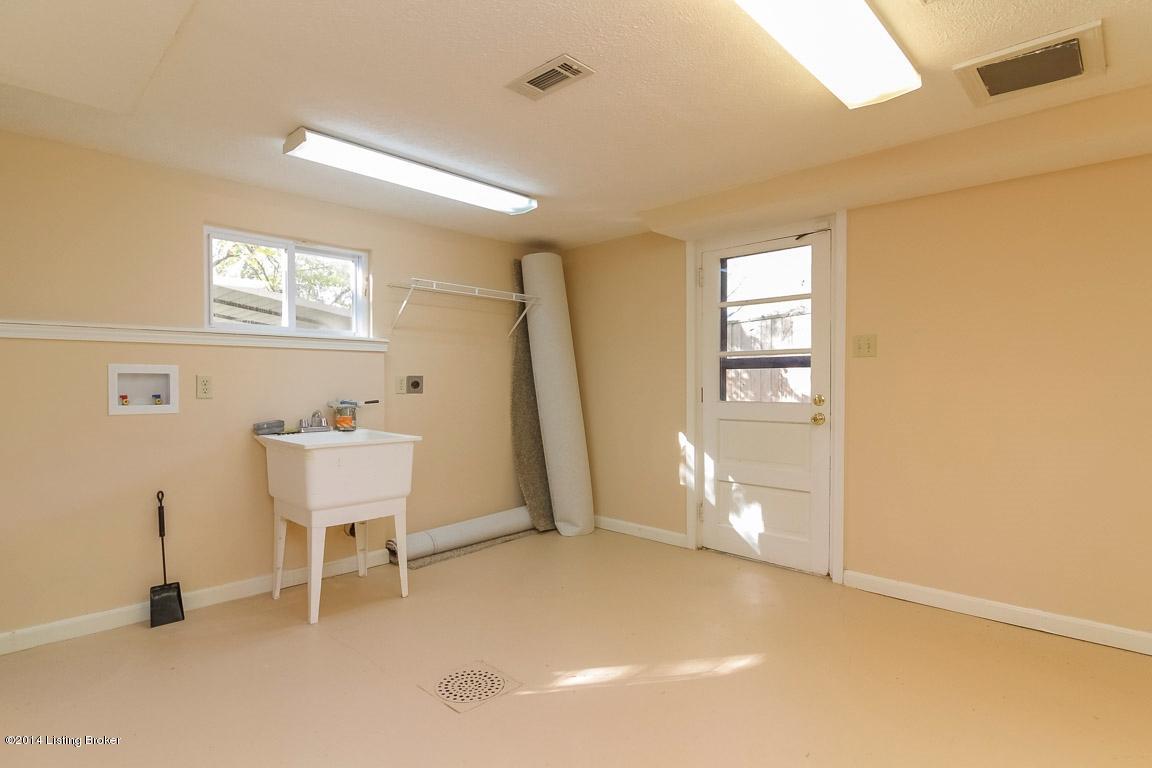 4218 Dolphin Road Louisville, KY 40220 - Photo 38 of 49 0035