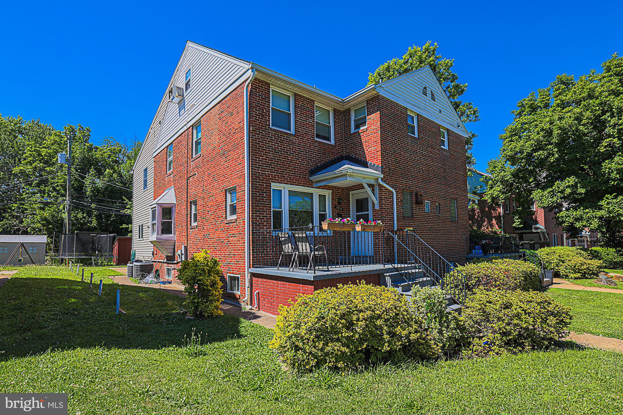 3910 Labyrinth Road Baltimore, MD 21215 - Photo 3 of 50