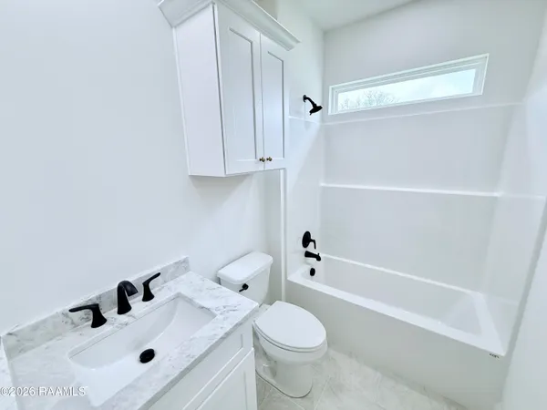 $279,900 | 103 Berchman Oaks Drive, Lafayette, LA 70506