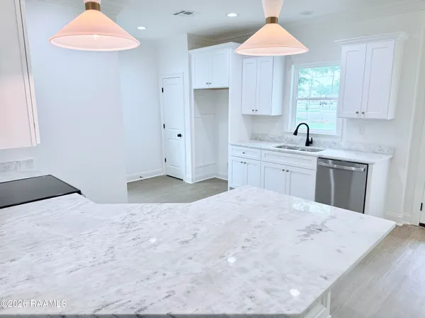 $279,900 | 103 Berchman Oaks Drive, Lafayette, LA 70506