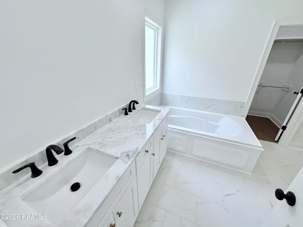 $279,900 | 103 Berchman Oaks Drive, Lafayette, LA 70506