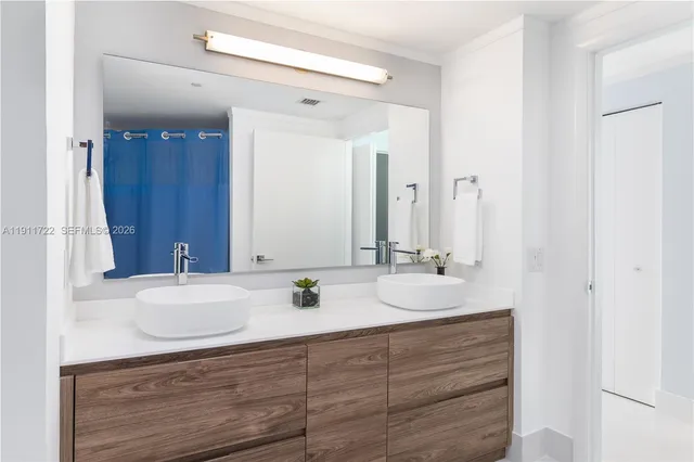 $775,000 | 2475 Brickell Avenue, Unit 1907, Miami, FL 33129