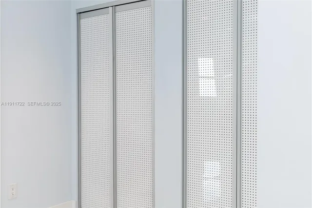 a bunch of flowers and flowers in a yard