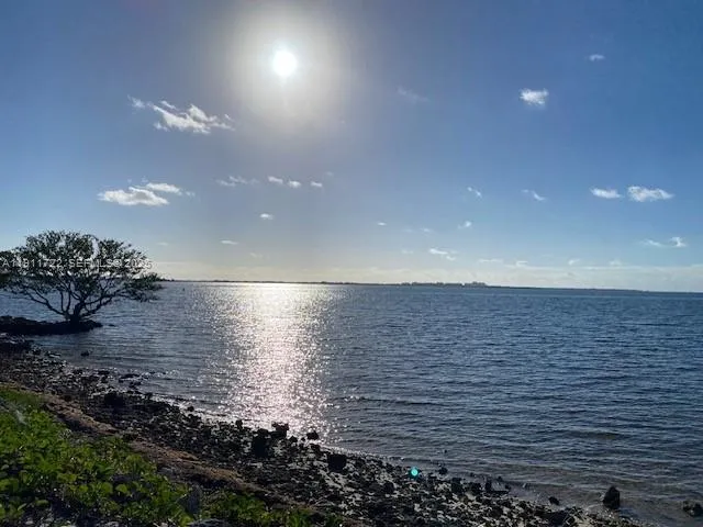 $775,000 | 2475 Brickell Avenue, Unit 1907, Miami, FL 33129