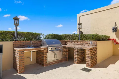 $769,000 | 2475 Brickell Avenue, Unit 1907, Miami, FL 33129