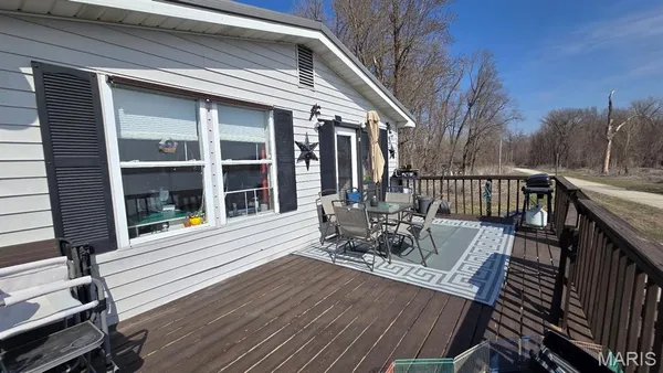 $129,999 | 161 Old River Road, Elsberry, MO 63343
