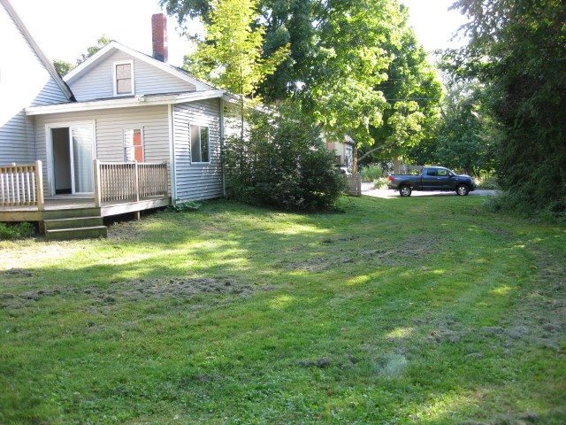 42 Prospect Street Rochester, NH 03867 - Photo 3 of 12