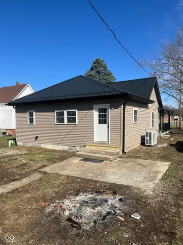 $129,900 | 354 Bloomingdale Road, Montezuma, IN 47862