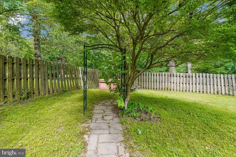 $799,999 | 16 Maple Avenue, Washington Grove, MD 20880