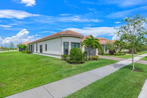 $895,000 | 11975 Vivar Run, Parkland, FL 33076
