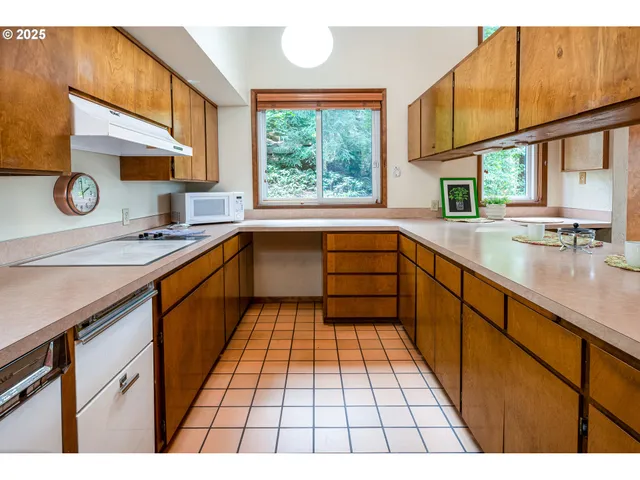 $599,000 | 88154 Tiki Lane, Springfield, OR 97478