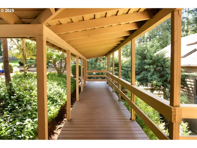 $599,000 | 88154 Tiki Lane, Springfield, OR 97478