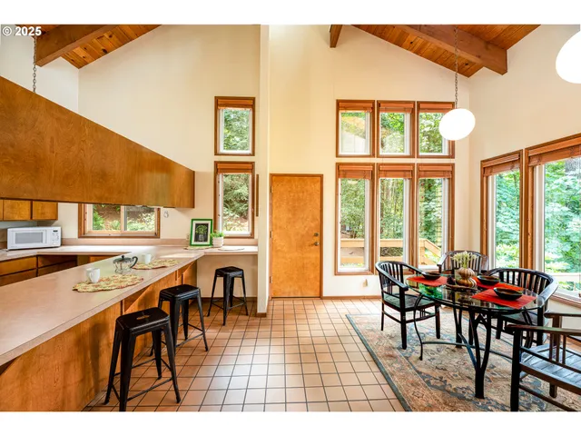 $599,000 | 88154 Tiki Lane, Springfield, OR 97478