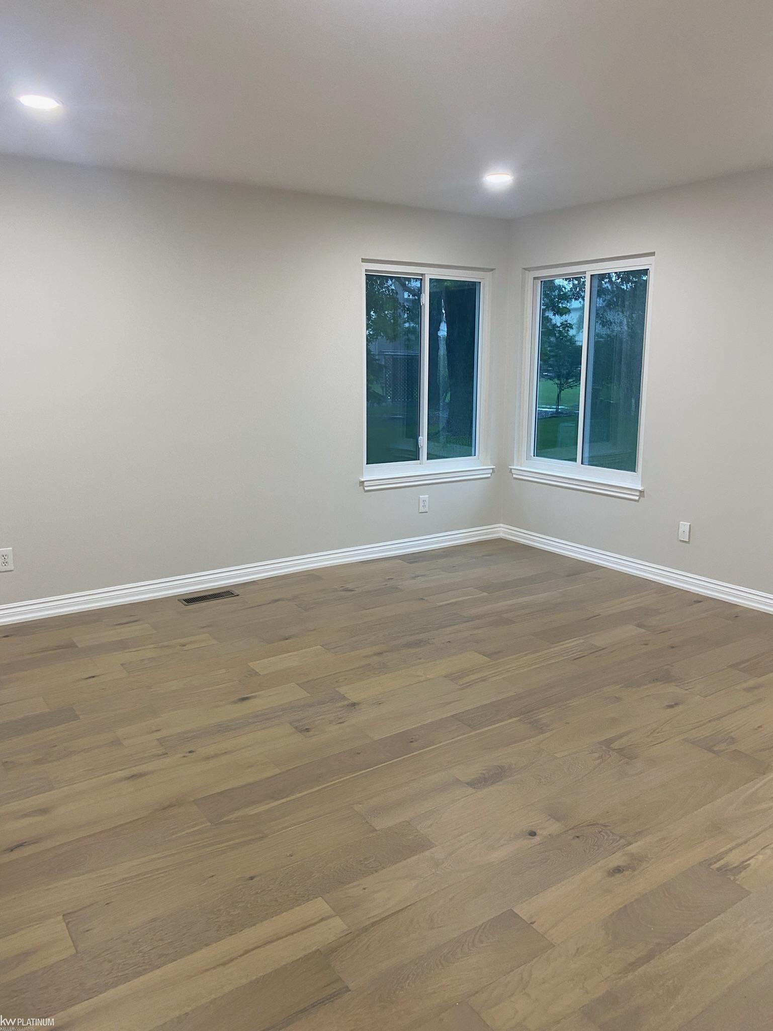 2742 Powderhorn Ridge Road Rochester, MI 48309 - Photo 24 of 34 50120339-23.JPG