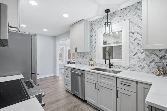 $425,000 | 3901 230th Street East, Prior Lake, MN 55372