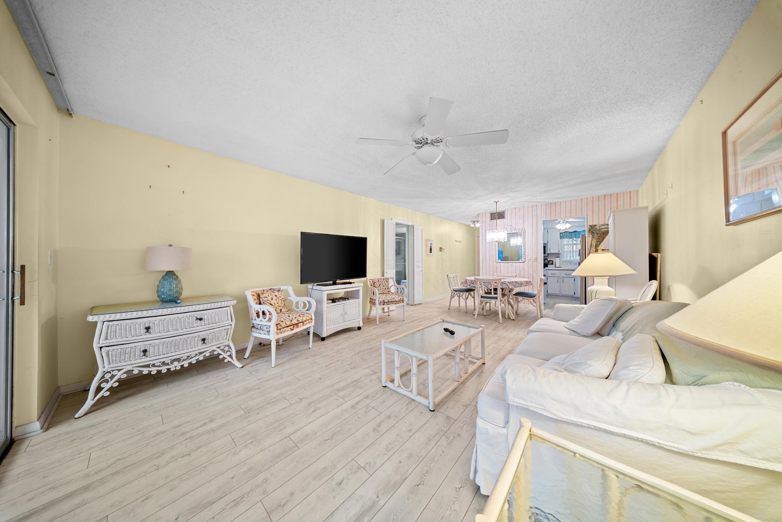 1979 Southwest Palm City Road, Unit H Stuart, FL 34994 - Photo 8 of 27 10_dsc02358