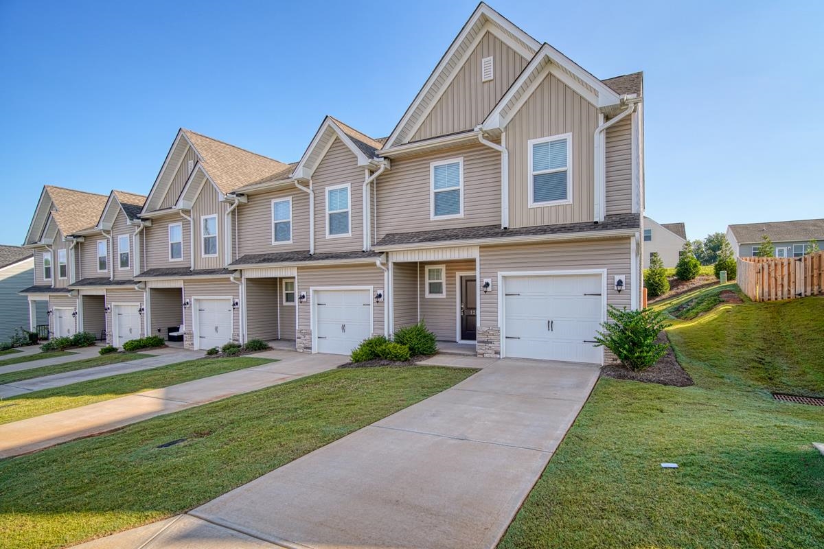 128 Clingstone Trail Duncan, SC 29334 - Photo 2 of 29
