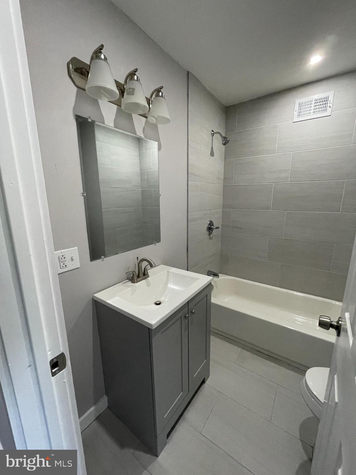 22 East Collom Street Philadelphia, PA 19144 - Photo 7 of 9