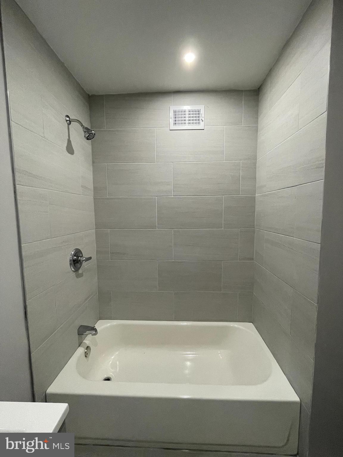 22 East Collom Street Philadelphia, PA 19144 - Photo 8 of 9