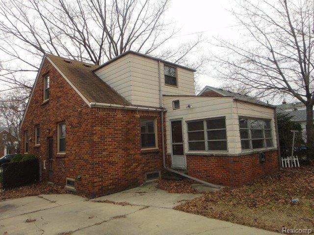 15063 Charles R Avenue Eastpointe, MI 48021 - Photo 9 of 10 DSC05563