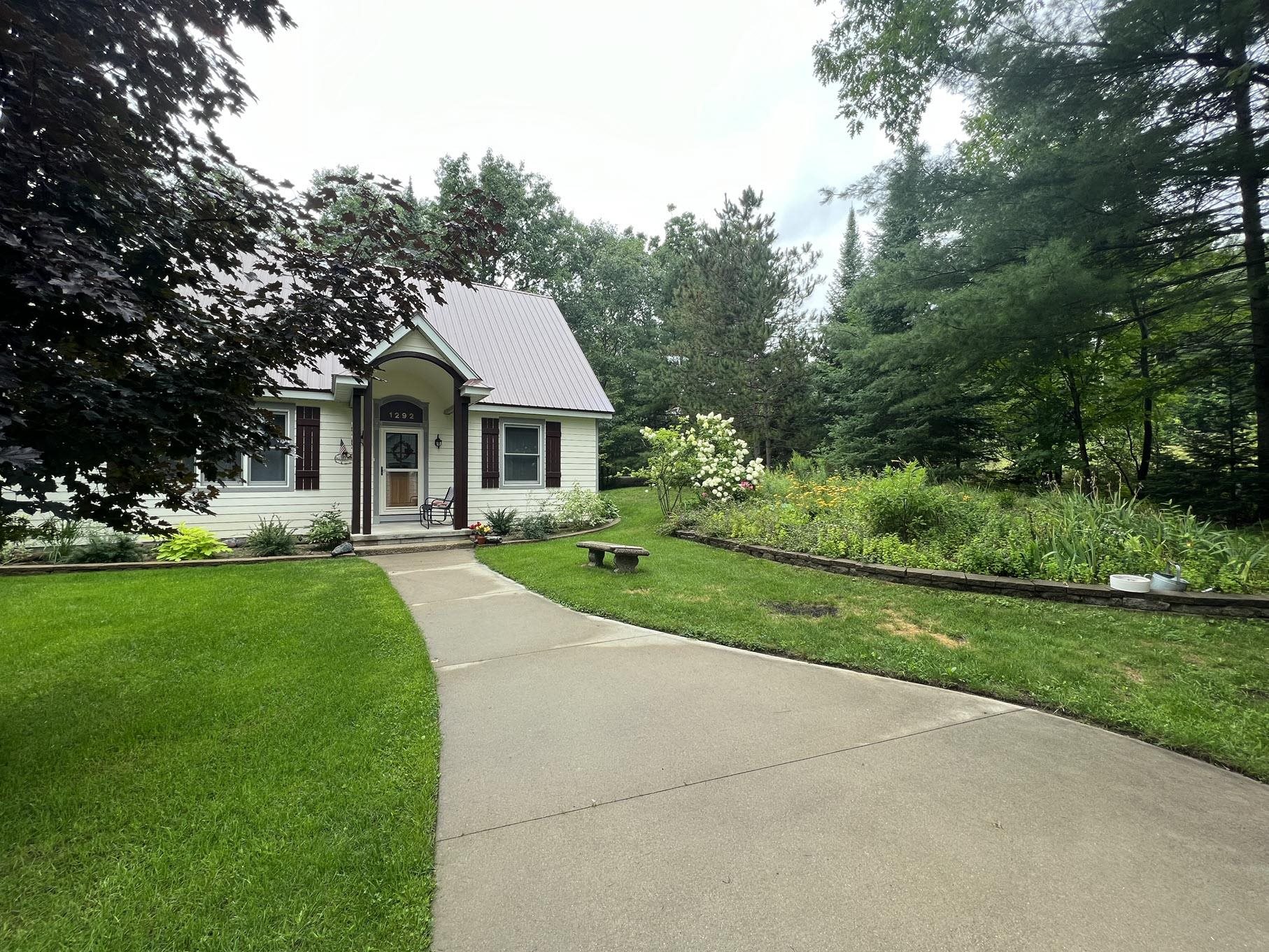 1292 East River Road Traverse City, MI 49696 - Photo 5 of 43 1903793-4.JPG