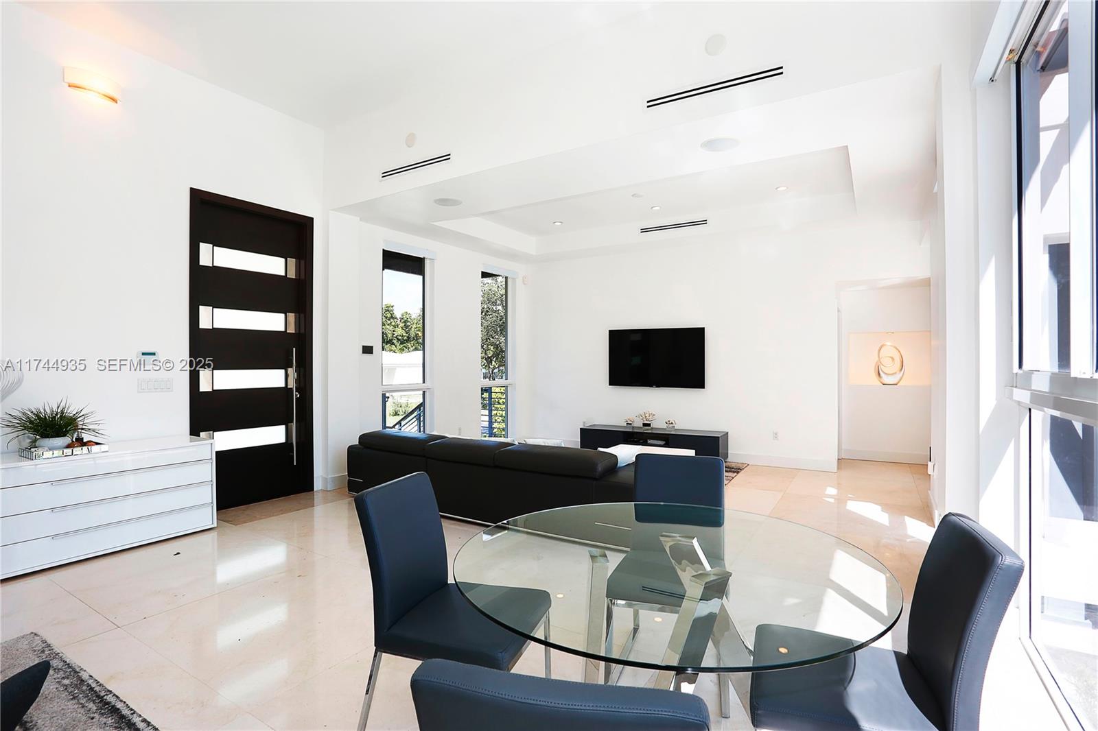 573 Warren Lane Key Biscayne, FL 33149 - Photo 12 of 35 Photo 12