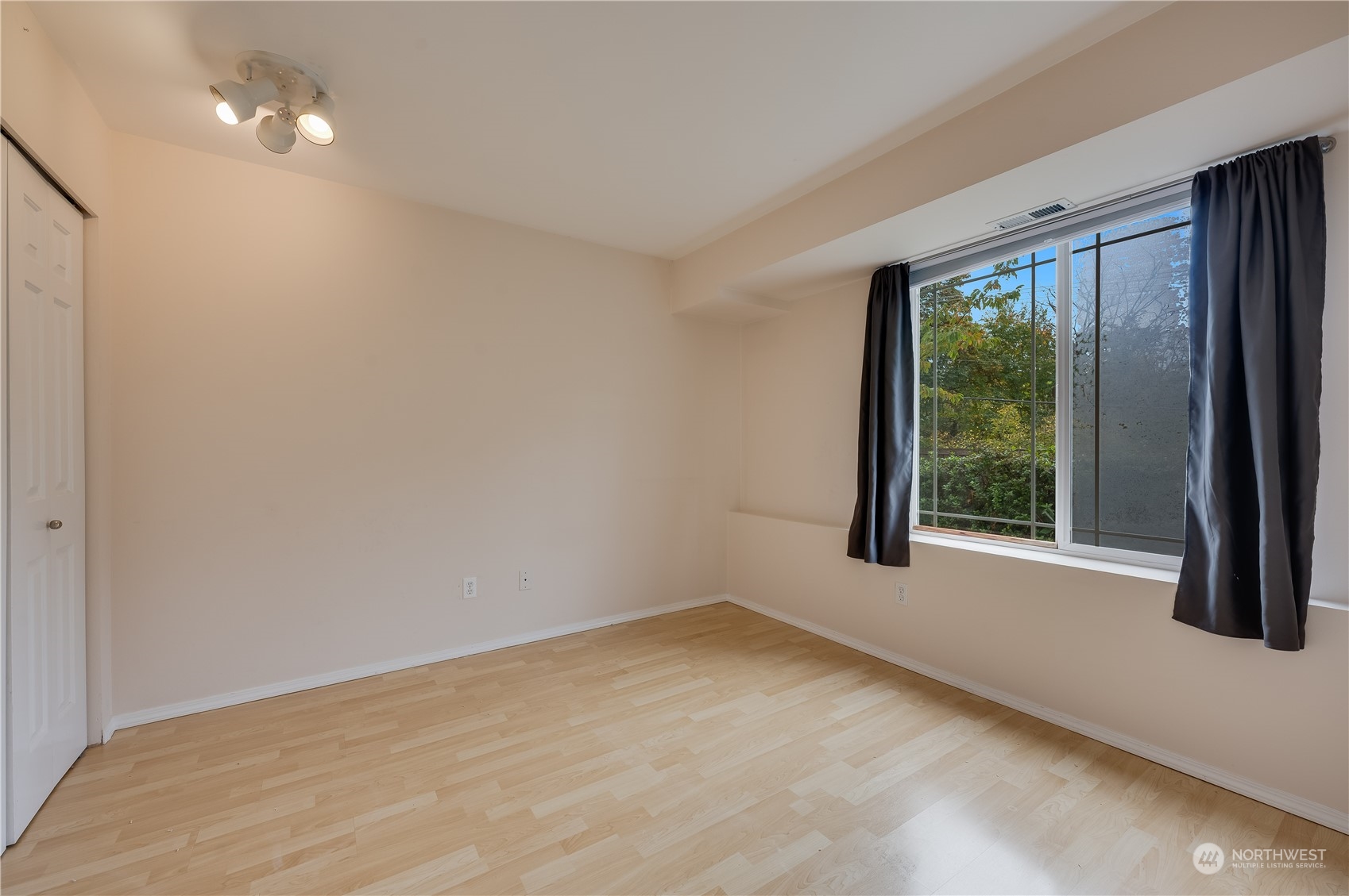 1100 Eagle Ridge Drive South, Unit C Renton, WA 98055 - Photo 18 of 26