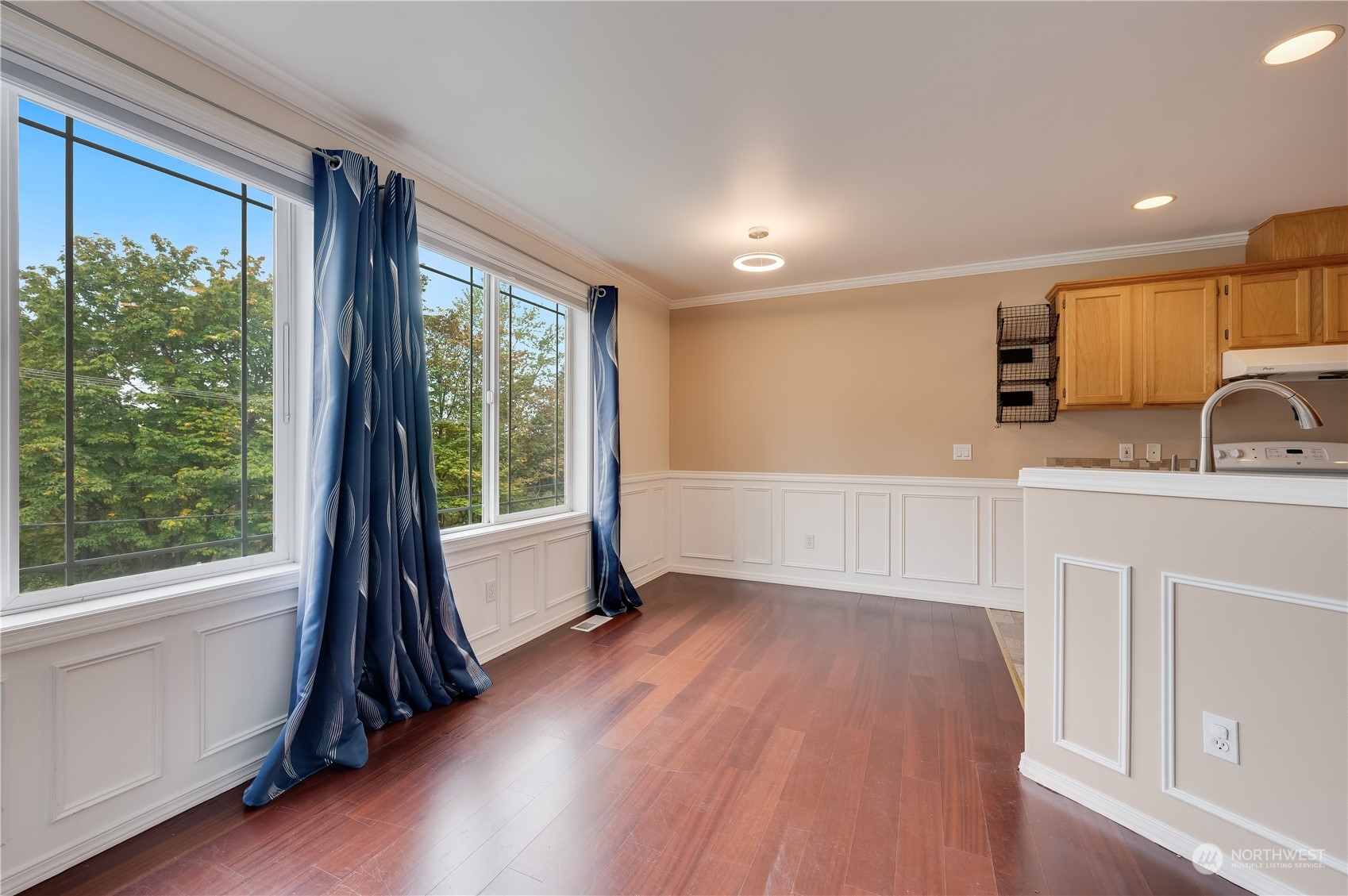 1100 Eagle Ridge Drive South, Unit C Renton, WA 98055 - Photo 6 of 26
