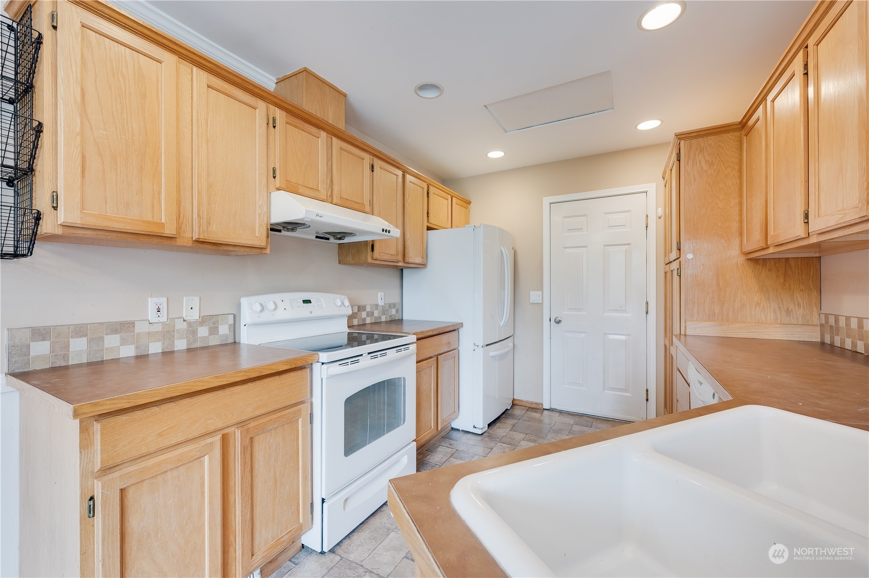 1100 Eagle Ridge Drive South, Unit C Renton, WA 98055 - Photo 8 of 26