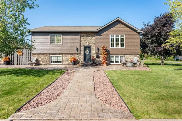 $435,000 | 1605 North 54th Street, Superior, WI 54880