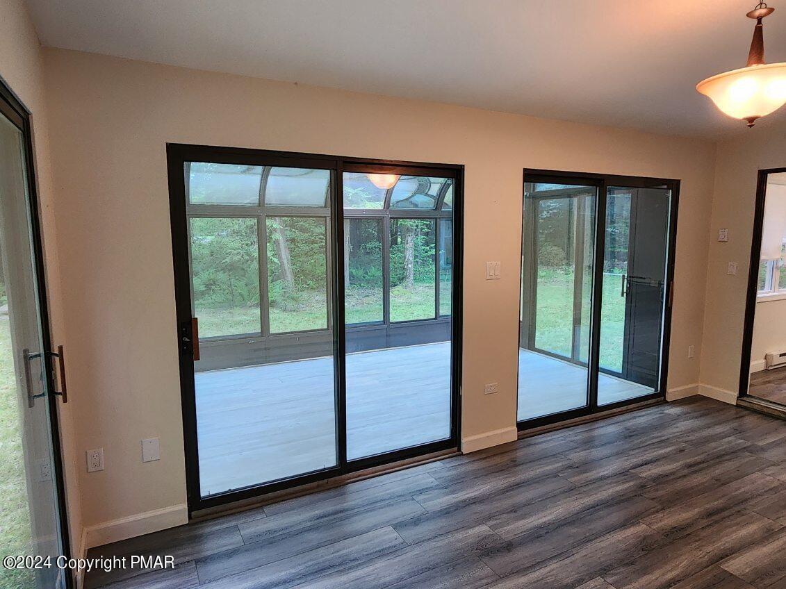 3122 Sycamore Pocono Summit, PA 18346 - Photo 11 of 30 Family Room