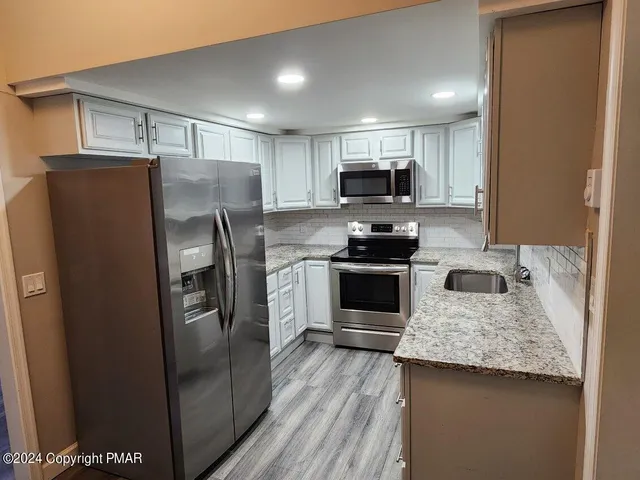 $2,400 | 3122 Sycamore, Pocono Summit, PA 18346