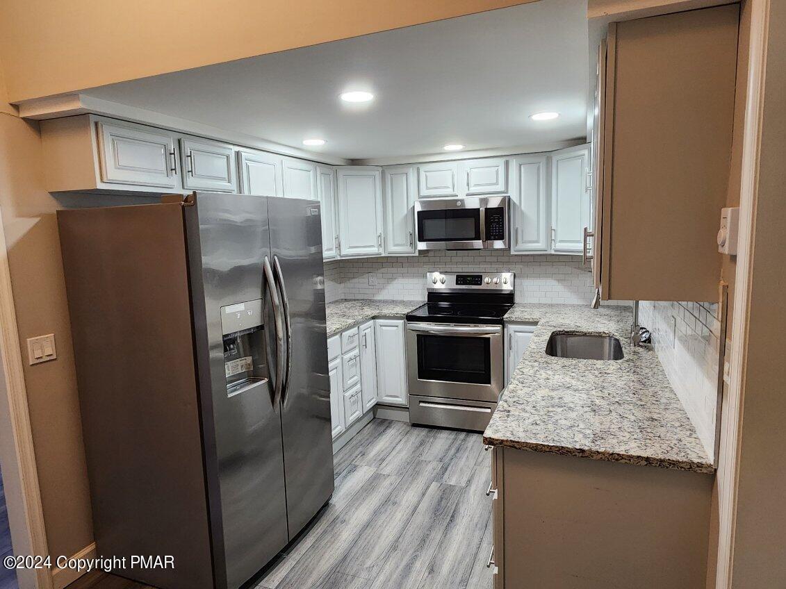 3122 Sycamore Pocono Summit, PA 18346 - Photo 6 of 30 Kitchen