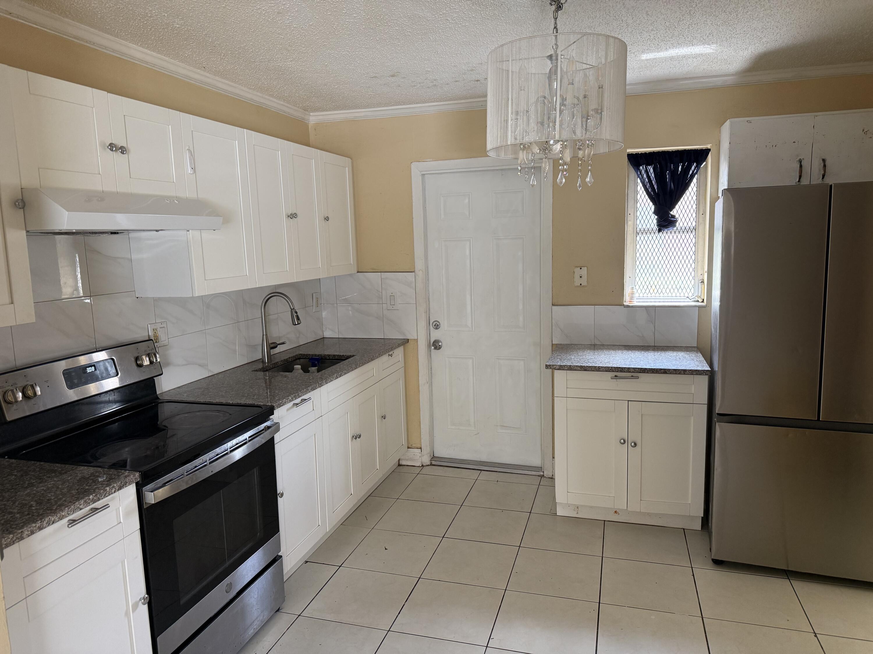 1676 West 10th Street Riviera Beach, FL 33404 - Photo 12 of 13 IMG_0900