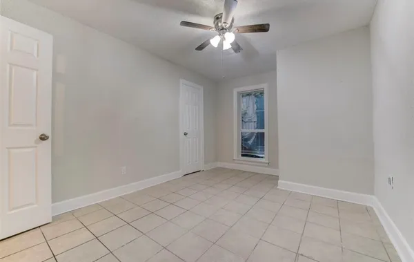 $1,275 | 2127 Maximilian Street, Unit 1, Houston, TX 77039