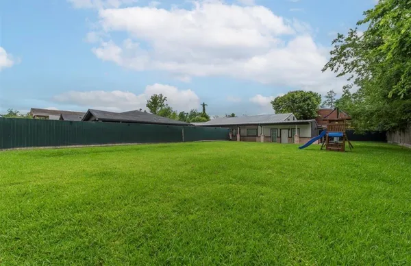 $1,275 | 2127 Maximilian Street, Unit 1, Houston, TX 77039