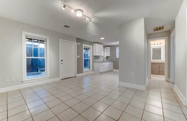 $1,275 | 2127 Maximilian Street, Unit 1, Houston, TX 77039