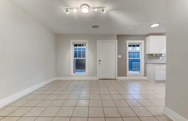 $1,275 | 2127 Maximilian Street, Unit 1, Houston, TX 77039