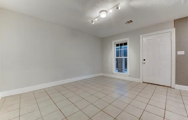 $1,275 | 2127 Maximilian Street, Unit 1, Houston, TX 77039