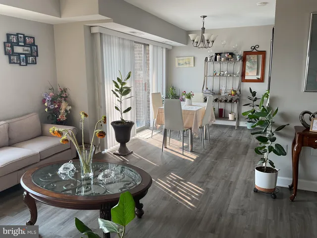 $239,900 | 1602 Renate Drive, Unit 303, Woodbridge, VA 22192