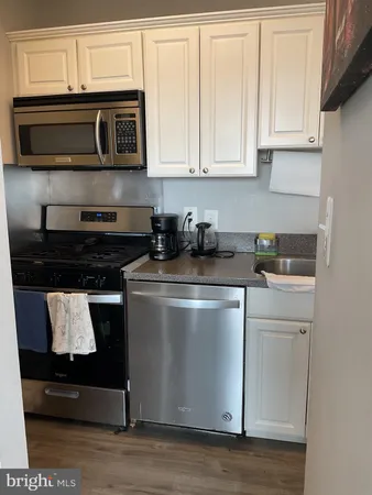$234,900 | 1602 Renate Drive, Unit 303, Woodbridge, VA 22192