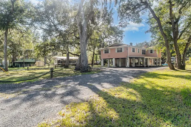 $348,000 | 176 Southeast 989th Street, Old Town, FL 32680