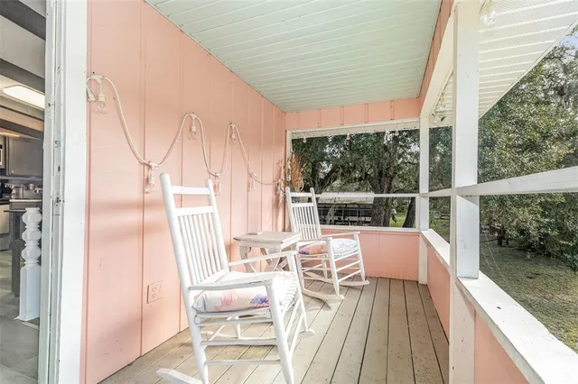 $348,000 | 176 Southeast 989th Street, Old Town, FL 32680