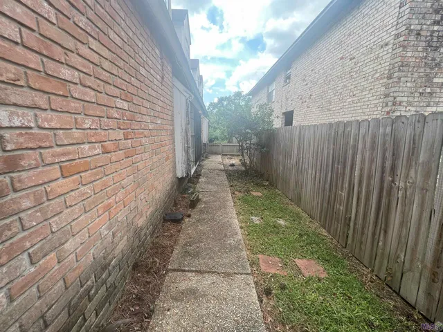 $175,000 | 268 Steele Boulevard, Unit 270, Baton Rouge, LA 70806